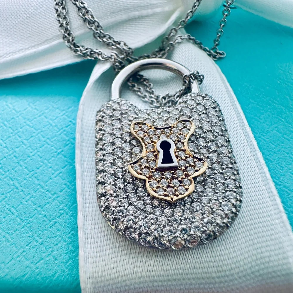SOLD ❤️🔥EXTREMELY RARE Diamond Lock Pendant Necklace❤️🔥 - Picture 1 of 5